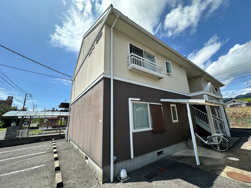 ファミーユ地御前 201