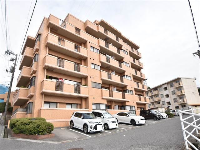 ライオンズヒルズ皆賀