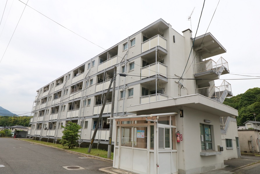 ビレッジハウス下更地1号棟202号室