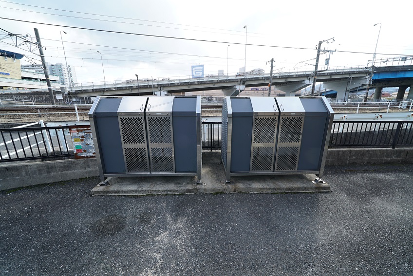 敷地内ダストボックスあり