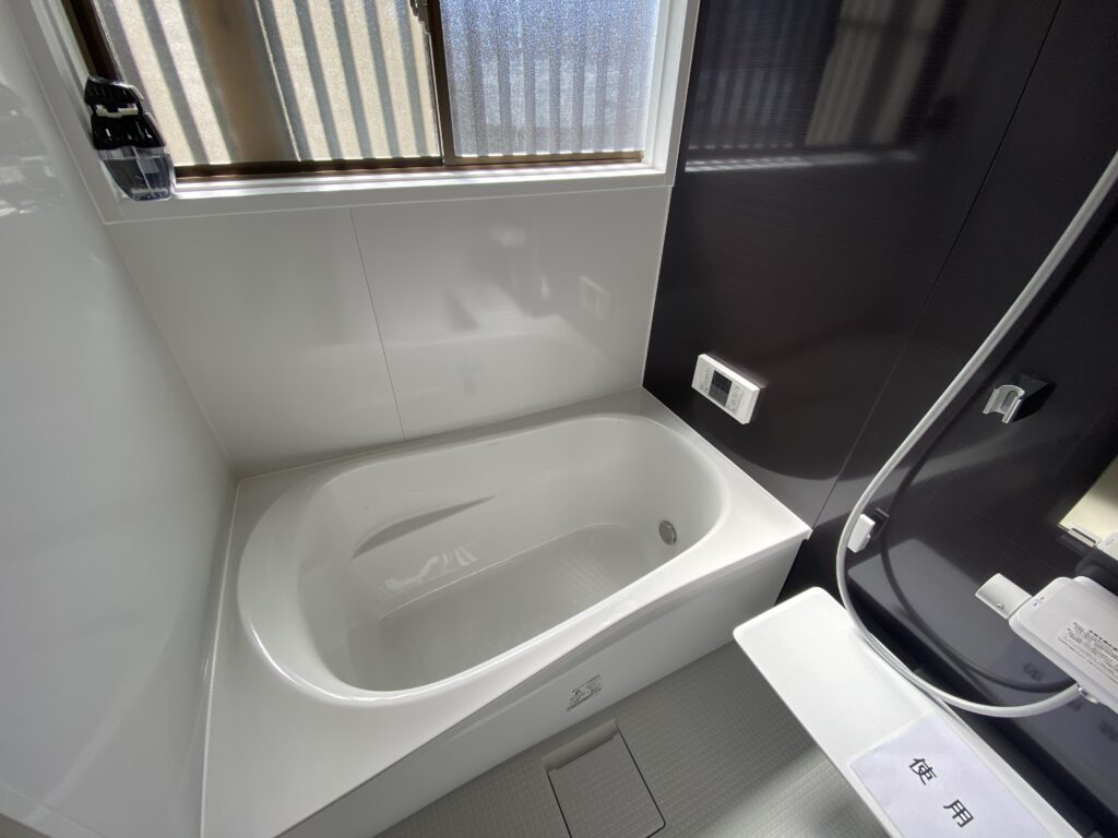 浴室ユニットバス新設（1216サイズ）窓があるので換気がしやすいです！