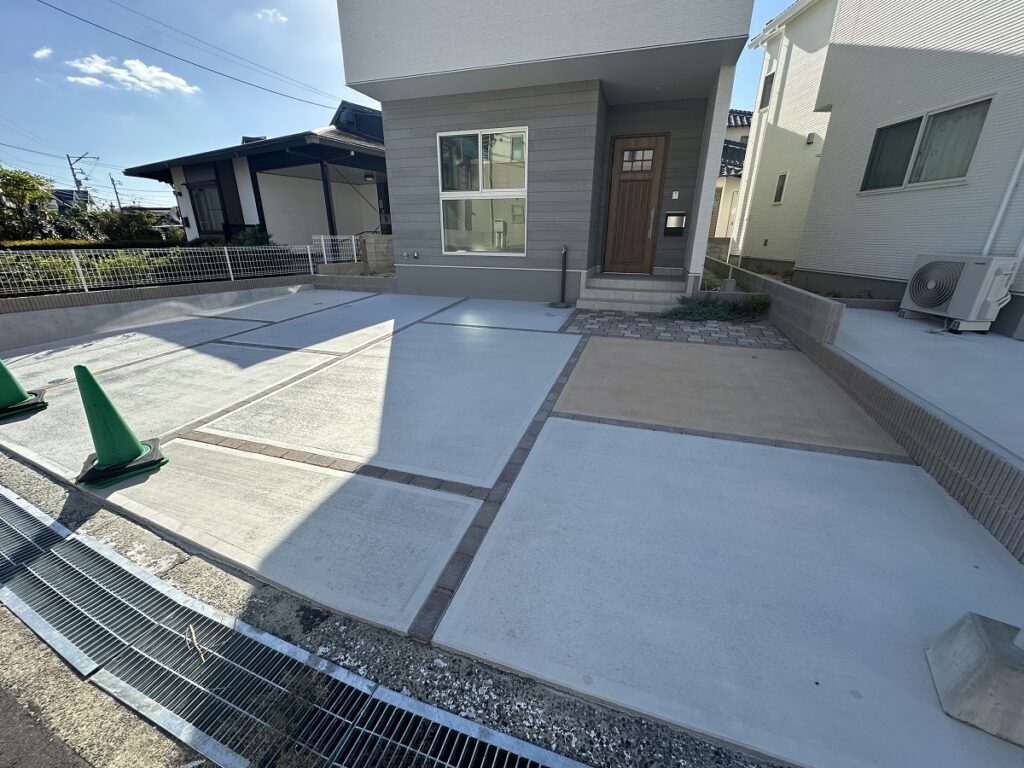 並列駐車４台可（車種による）