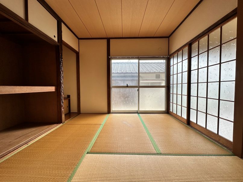 襖は張替のため、外しています。