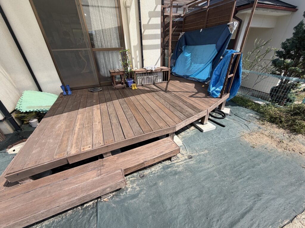 ウッドデッキ